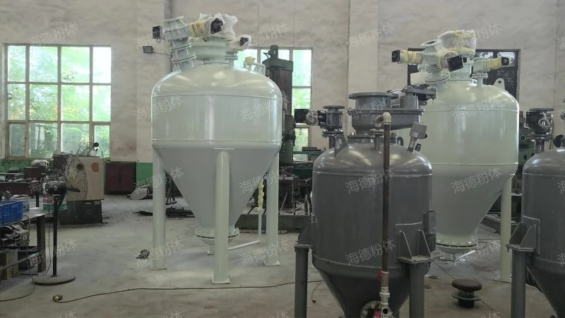 Mobile pneumatic conveying bin pump