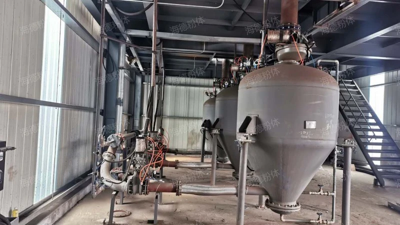 Mobile powder conveying pump