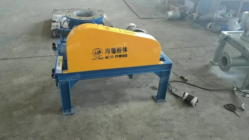 Backpack type rotating feeder