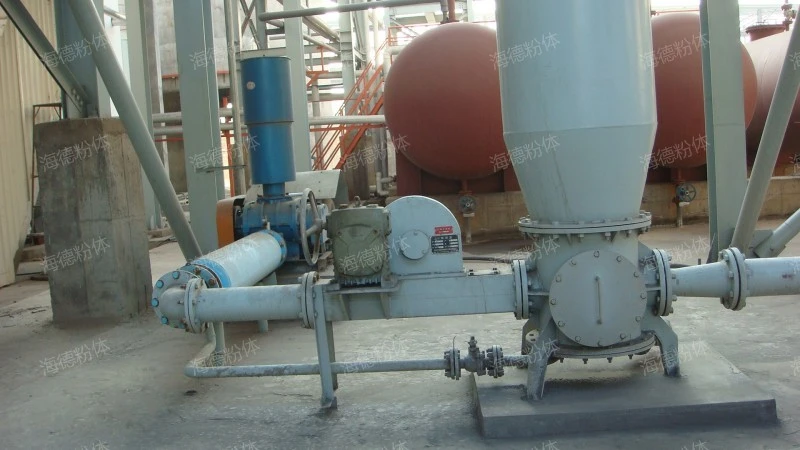 Dilute phase seal pump