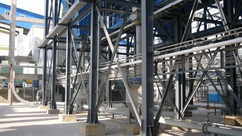 Automatic feeding and unloading conveyor
