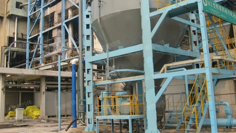 Feed pellet pneumatic conveying system